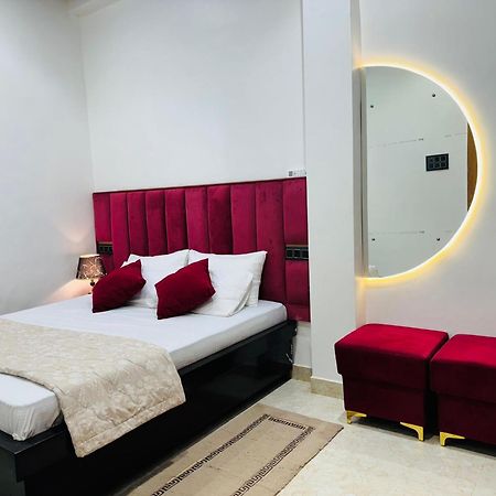 Aura Homestay Varanasi Ngoại thất bức ảnh